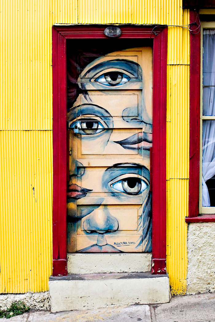 07 amazing doors Valparaiso, Chile