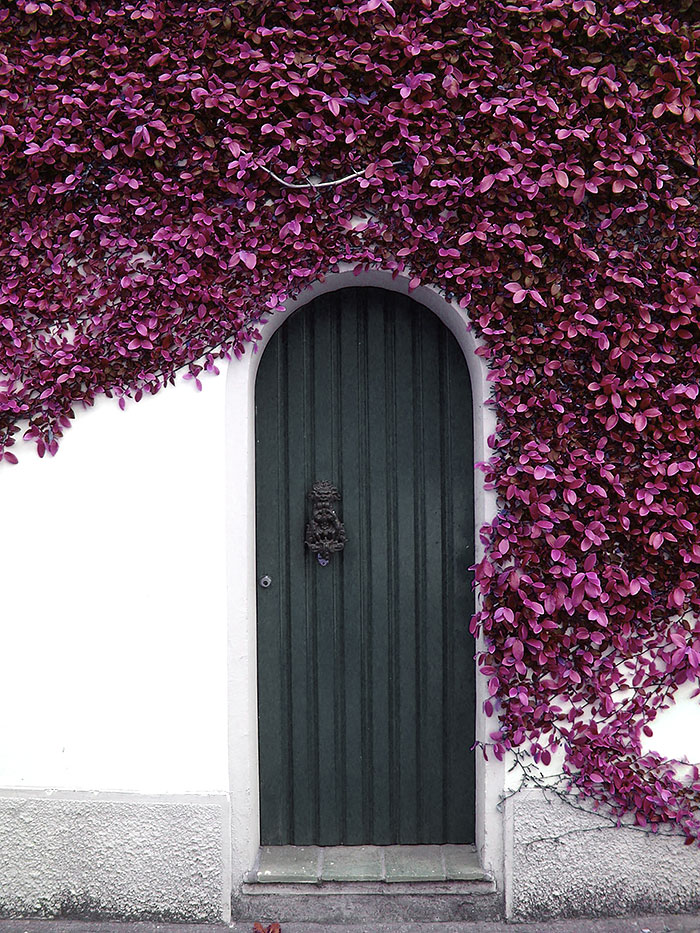 11 amazing doors Sardinia, Italy