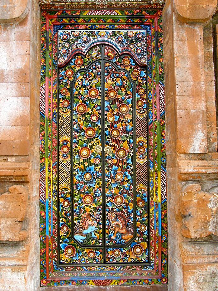 18 amazing doors Bali, Indonesia